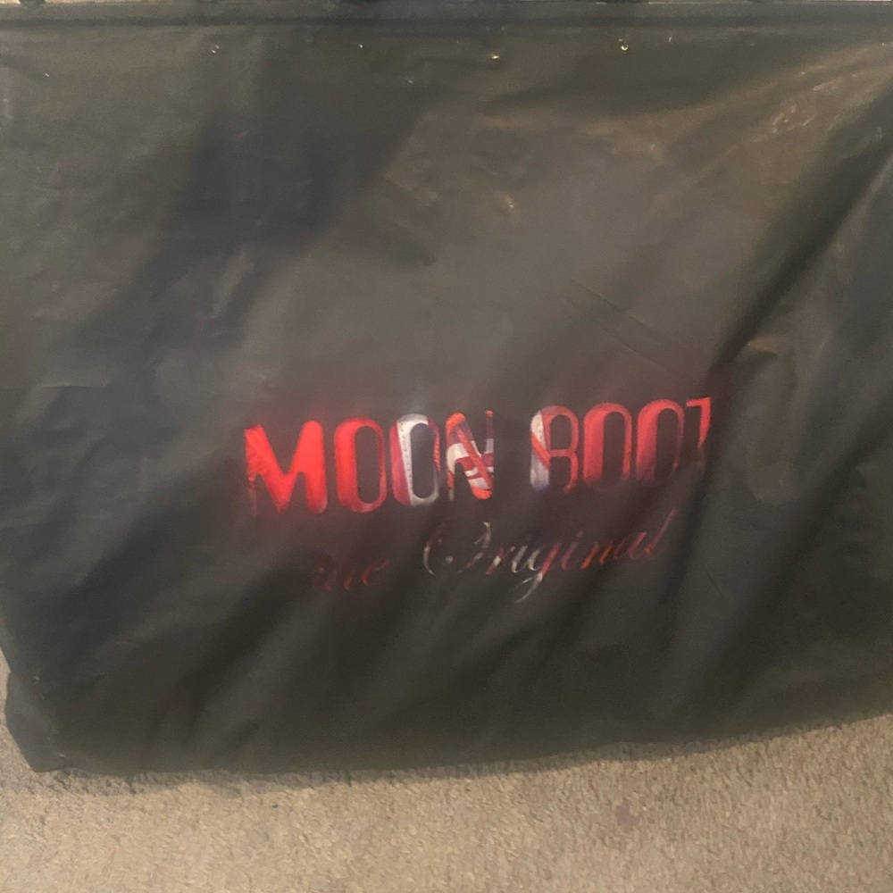COPY - Moon Boots - Picture 3 of 3
